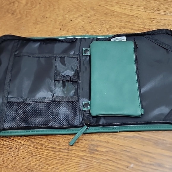 TYPO 💚 NWT Heritagr Green Faux Leather Organization 3 Piece Set - Picture 3 of 8